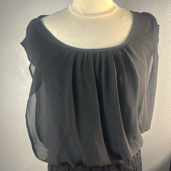 Black short dress by Guess size 8 - Picture 3 of 6